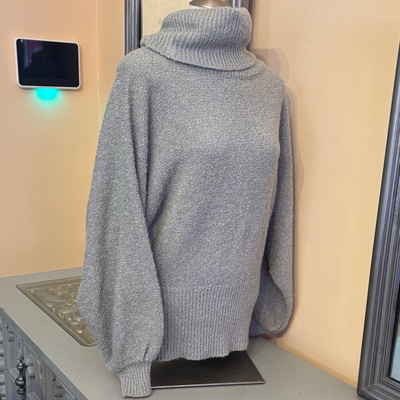 Vintage Casual Corner Medium Acrylic Cozy Gray Turtleneck Sweater Big Sleeves - Picture 8 of 8